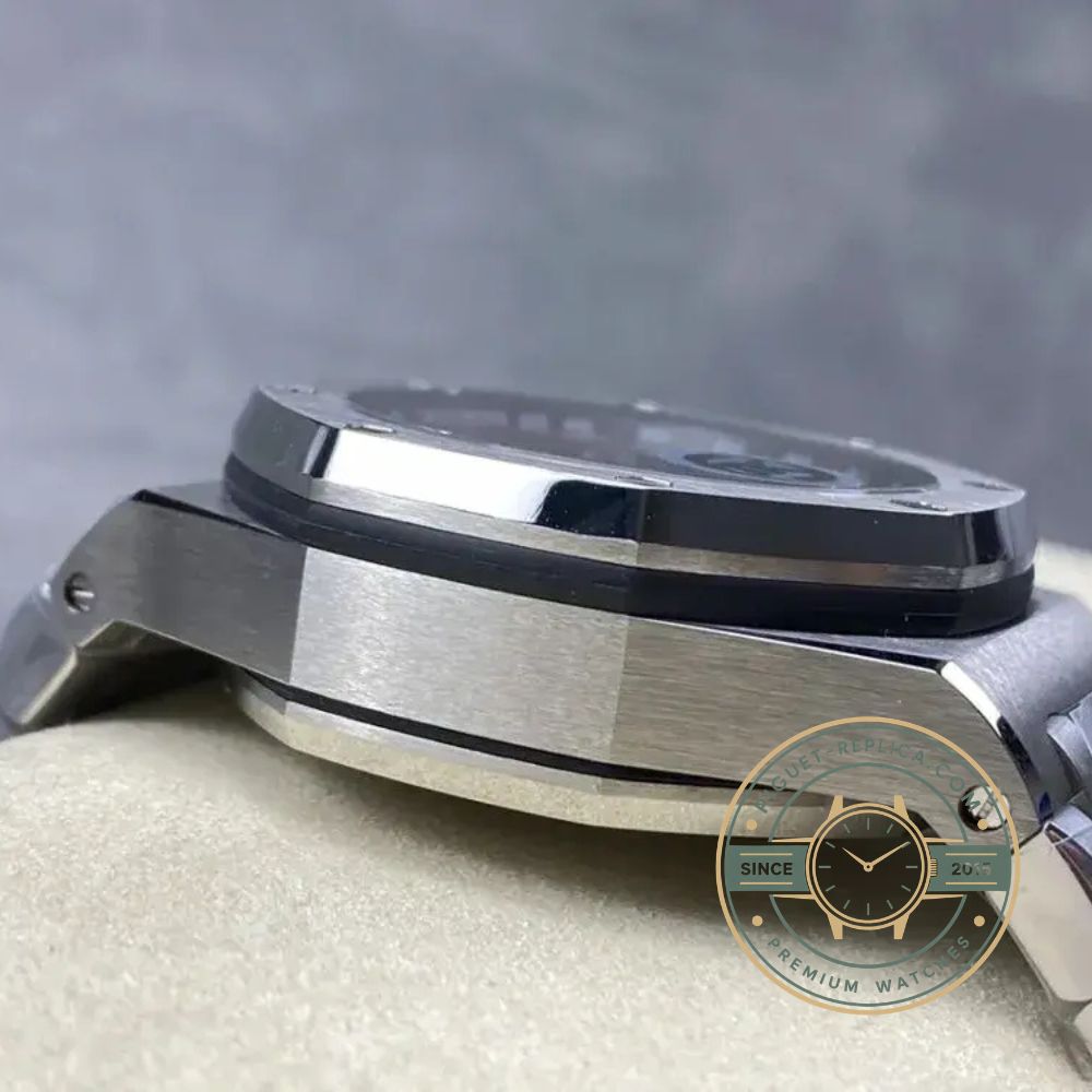Audemars Piguet automatic replica Offshore watch with chronograph, date and small seconds