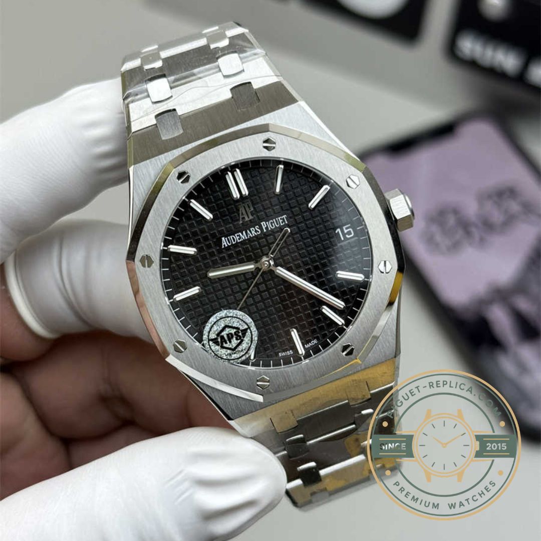 Audemars Piguet Royal Oak 15500ST black dial replica with date at 3 o’clock
