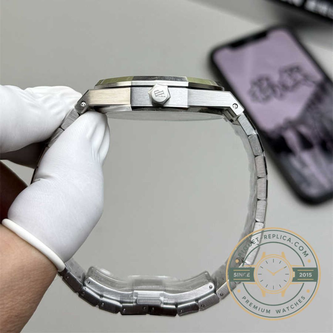 Audemars Piguet Royal Oak 15500ST replica with integrated stainless steel bracelet
