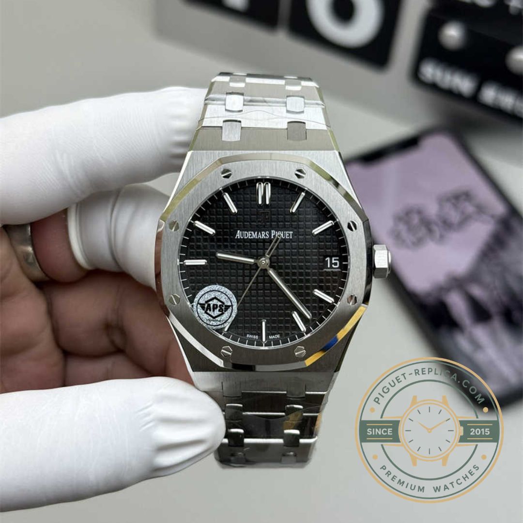 Audemars Piguet Royal Oak 15500ST 41mm replica with sapphire crystal and anti-reflective treatment