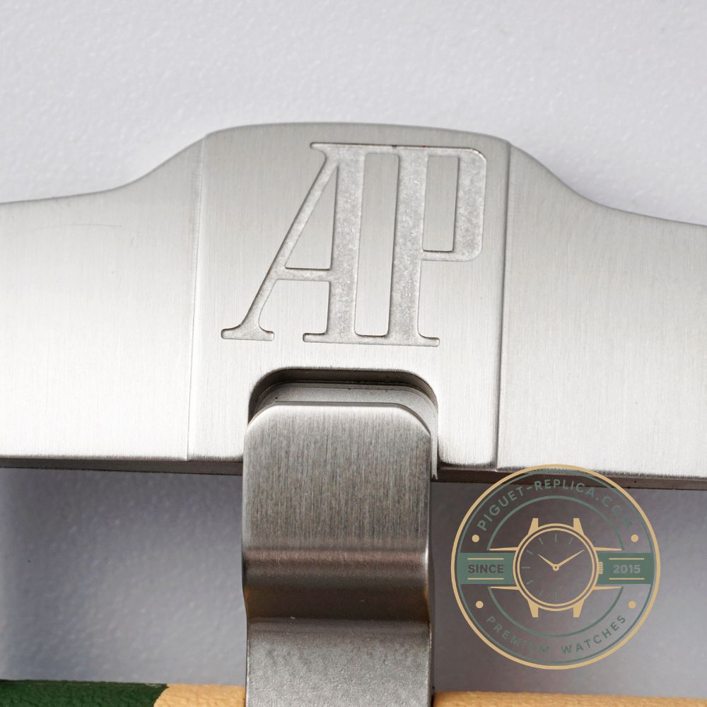 AP Royal Oak clone watch 44mm Offshore replica with green dial and rubber bracelet