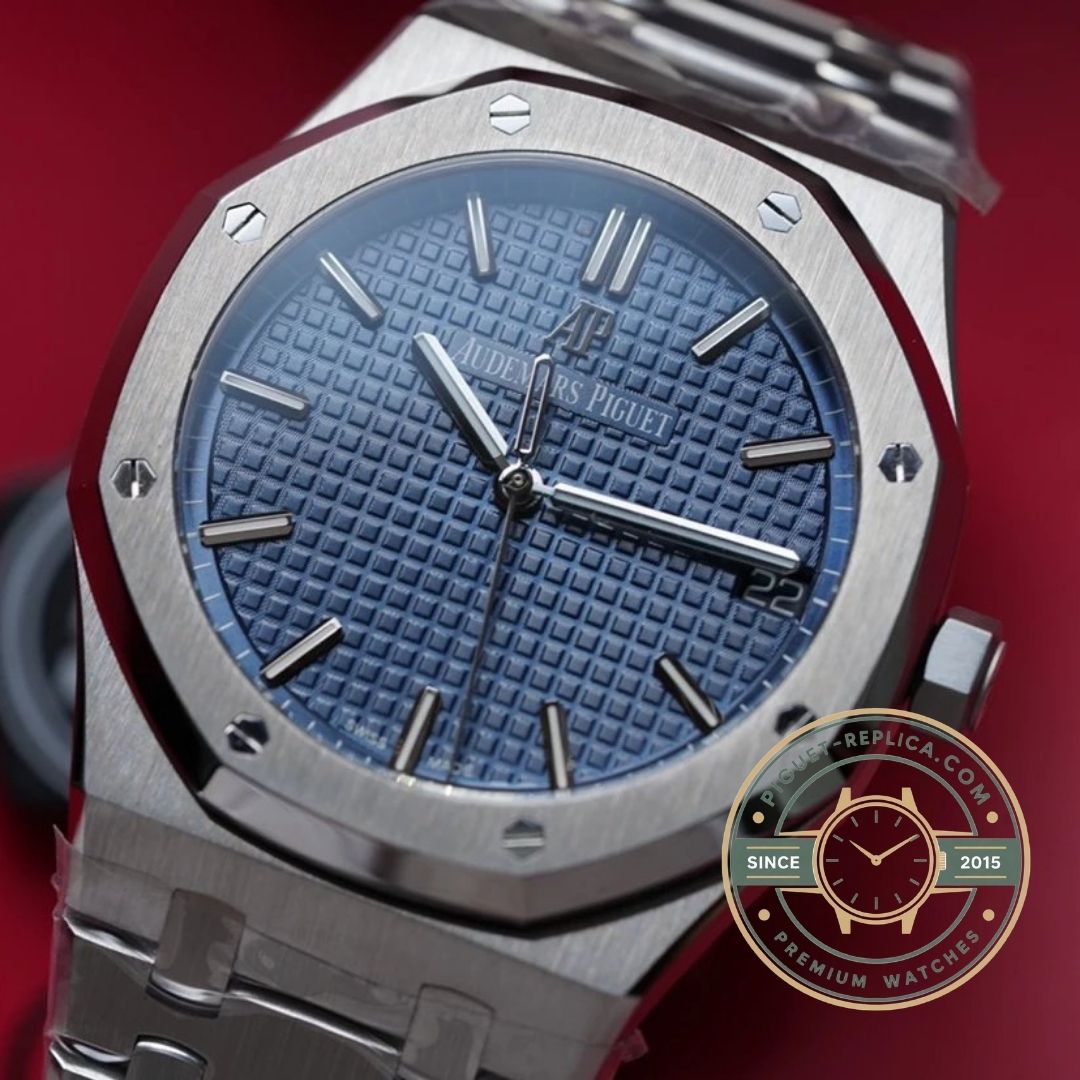 Audemars Piguet Royal Oak 15500 stainless steel case bezel and crown details