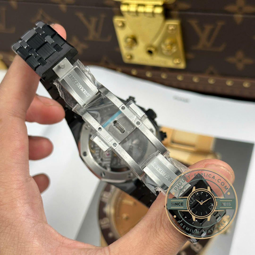 Audemars Piguet Royal Oak 26240CE replica with blue dial and black ceramic bracelet