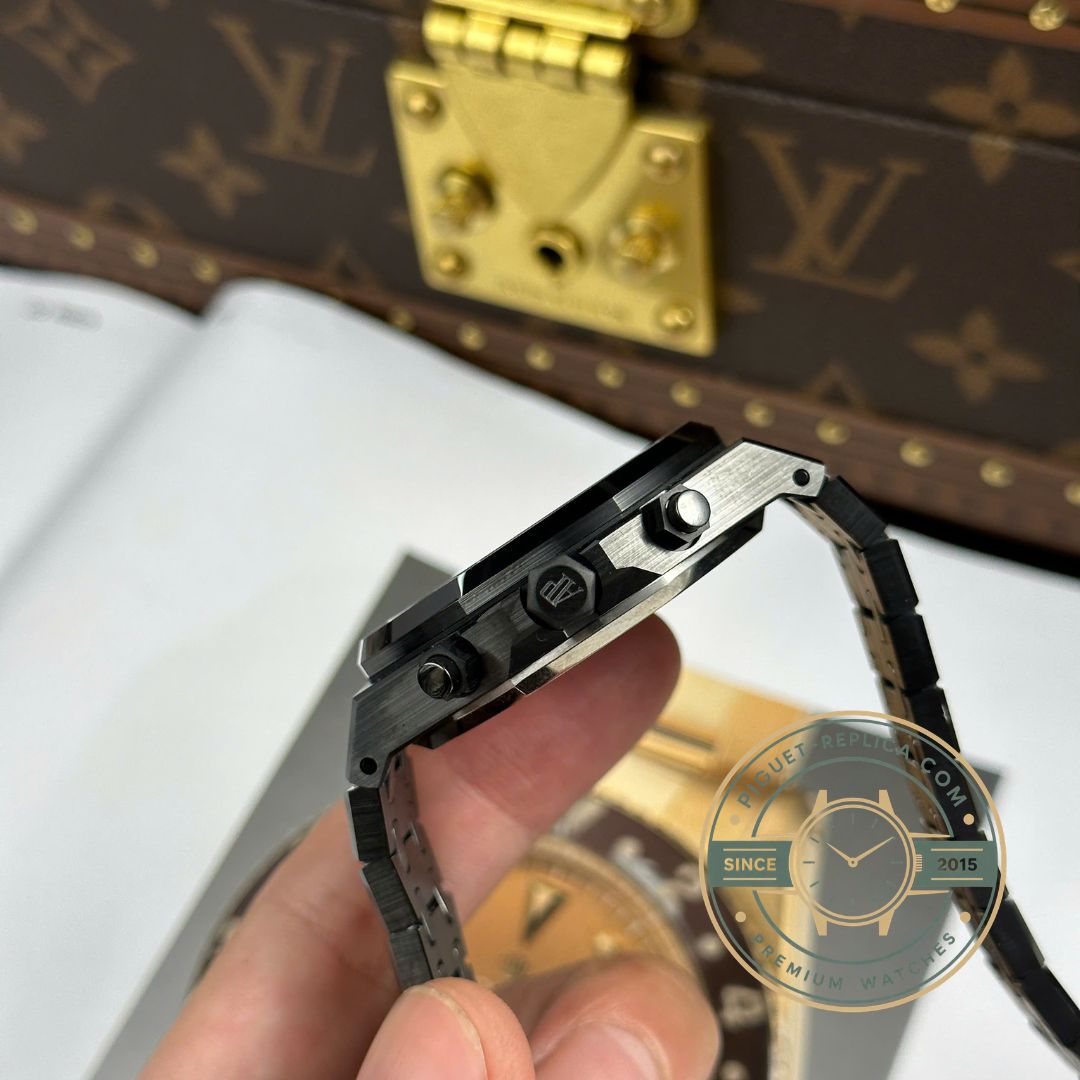 Replica AP Royal Oak 26240CE 41mm with black ceramic case and bracelet
