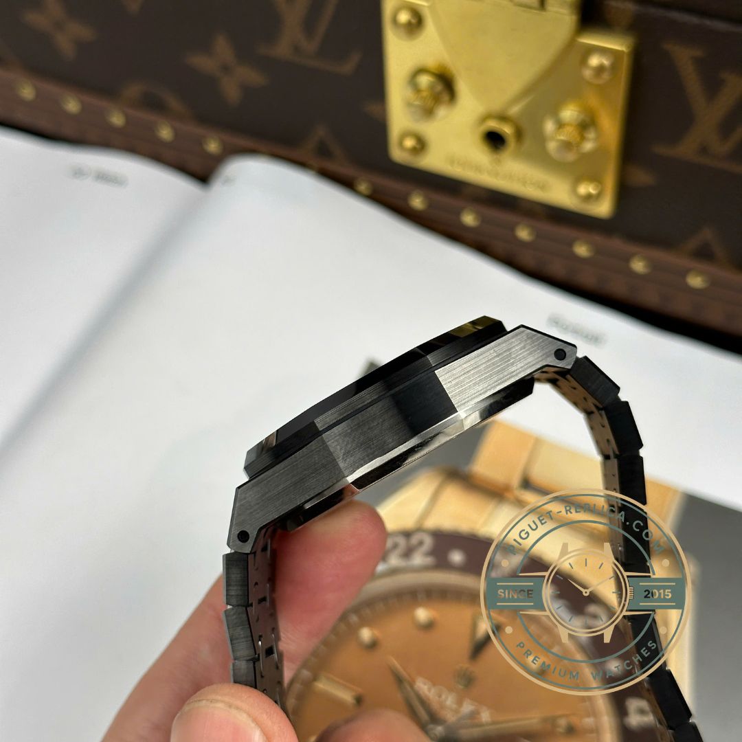 AP Royal Oak super clone 26240CE with blue Grande Tapisserie dial and black ceramic case