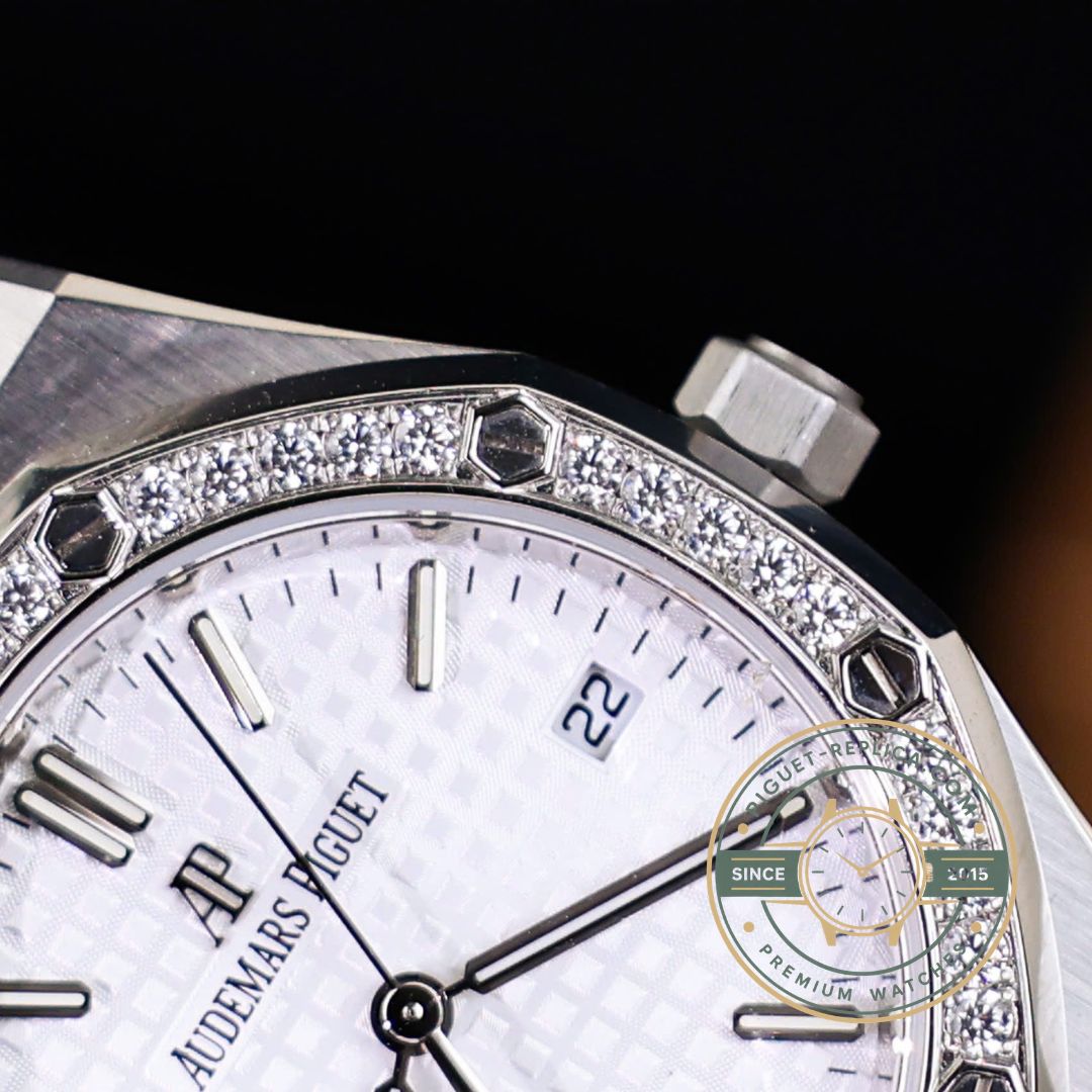 Replica AP Royal Oak diamond watch 67651ST with stainless steel case and elegant design