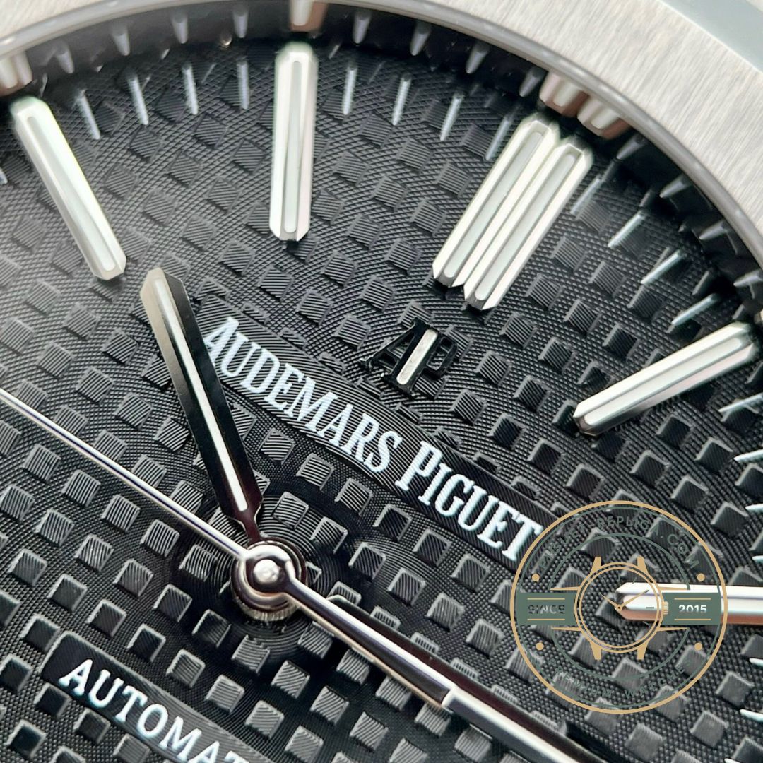 Replica Royal Oak 15400ST.OO.1220ST.01 Super Clone Audemars Piguet Watch