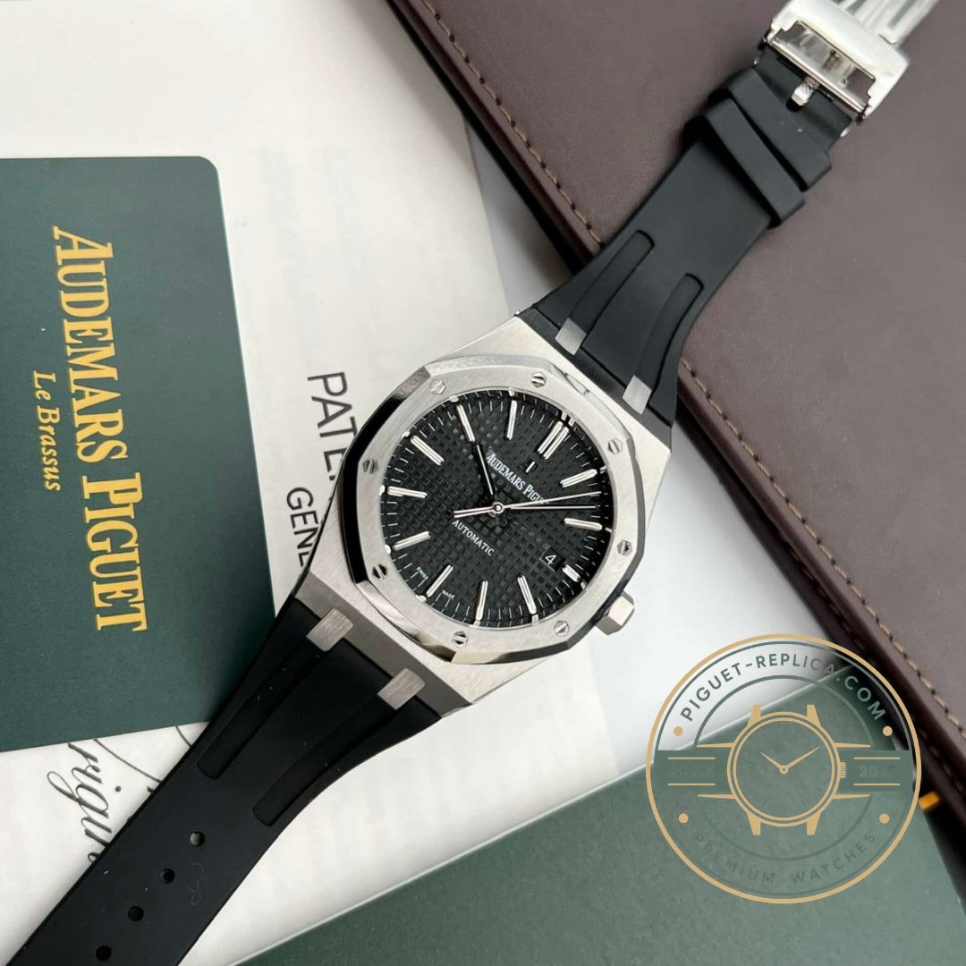Audemars Piguet Royal Oak 15400ST Rubber Strap Case Side View Replica
