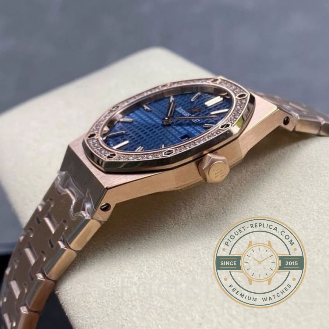 AP Royal Oak replica 33mm featuring rose gold case and integrated bracelet style