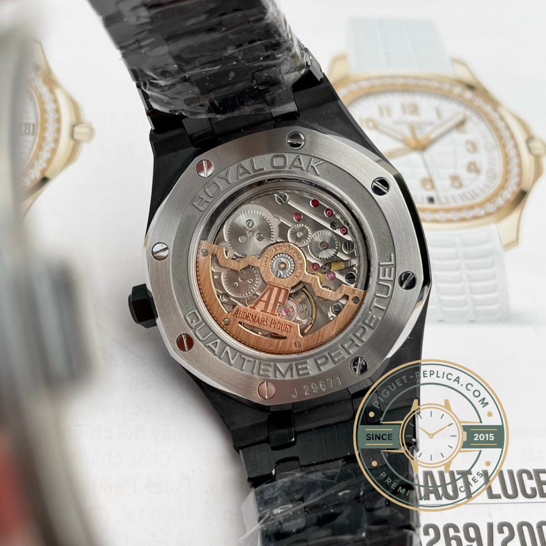 AP Royal Oak super clone featuring ceramic bracelet and luxury watch details