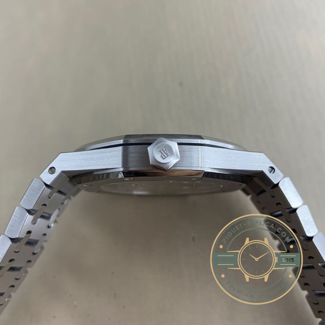 Audemars Piguet Royal Oak Tourbillon 1:1 replica watch blue dial