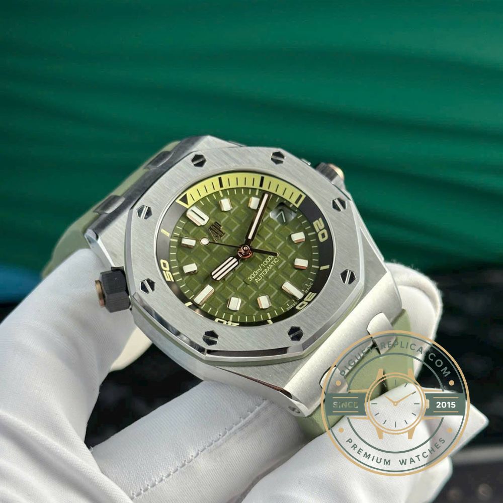 Audemars Piguet Offshore replica 15720ST super clone watch with automatic movement and AP royal oak style