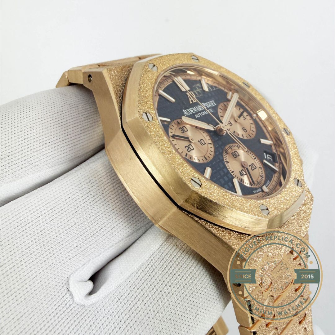 Audemars Piguet Royal Oak replica 26239OR featuring a black Grande Tapisserie dial