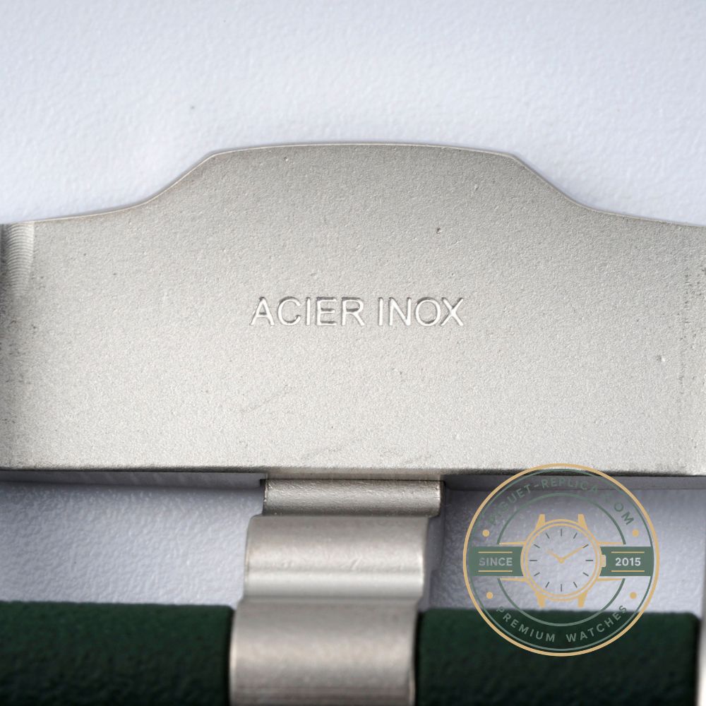 Super clone AP Royal Oak Offshore 26405CE with a rich green chronograph dial and ceramic construction