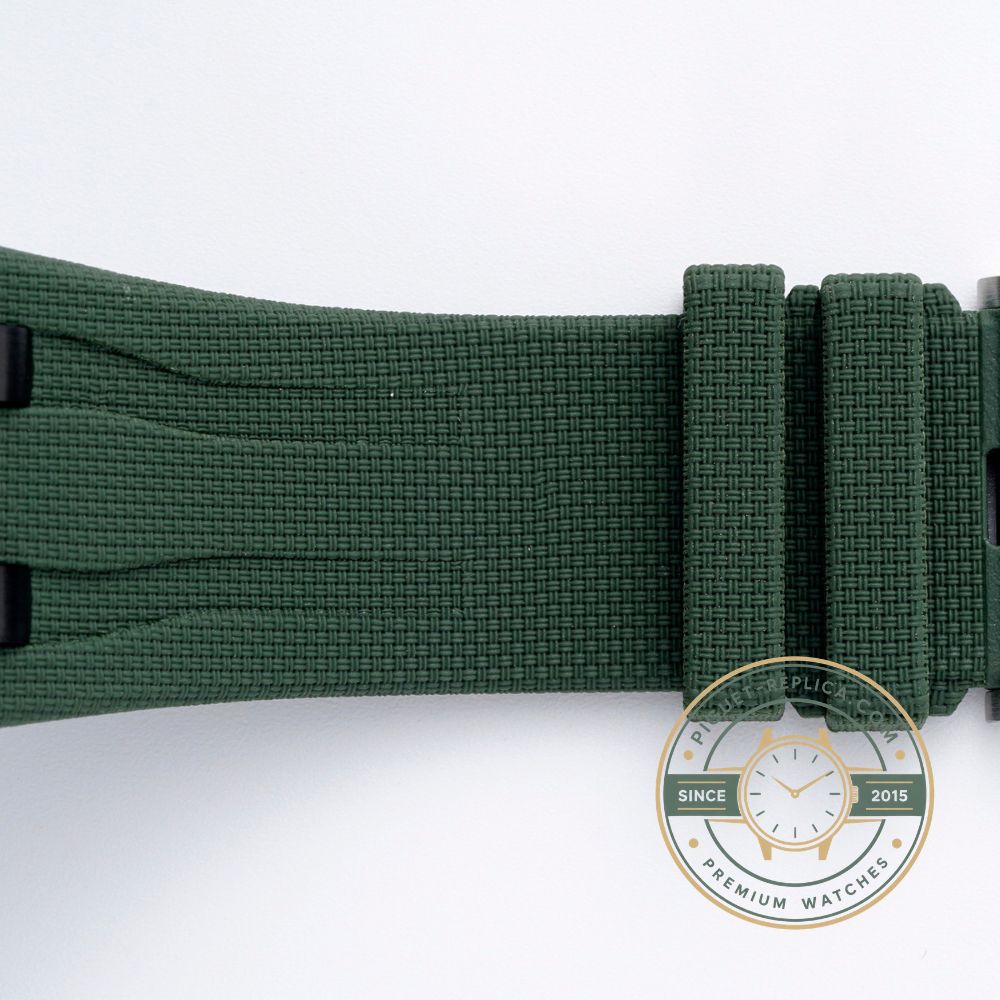 Royal Oak super clone 26405CE with a rich green dial, black ceramic case and matching green strap