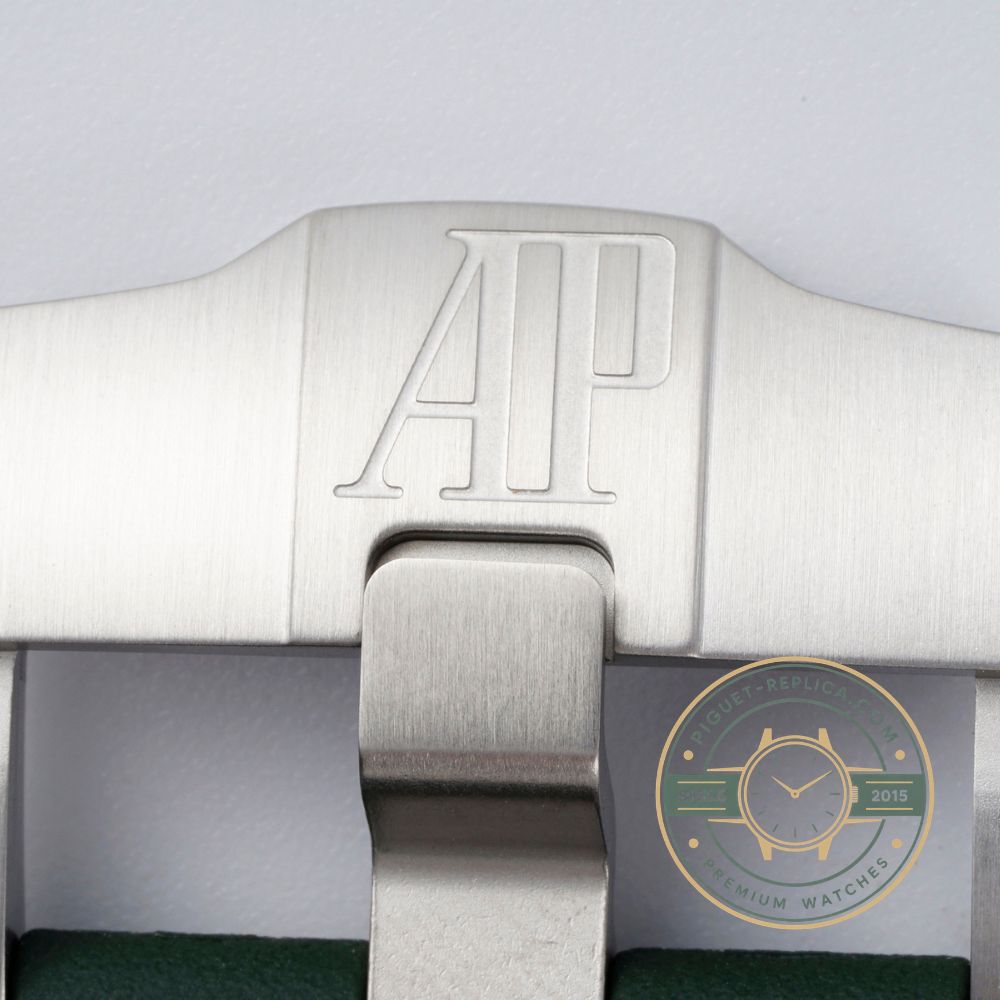 Audemars Piguet super clone Offshore watch with a saturated green dial and black ceramic case