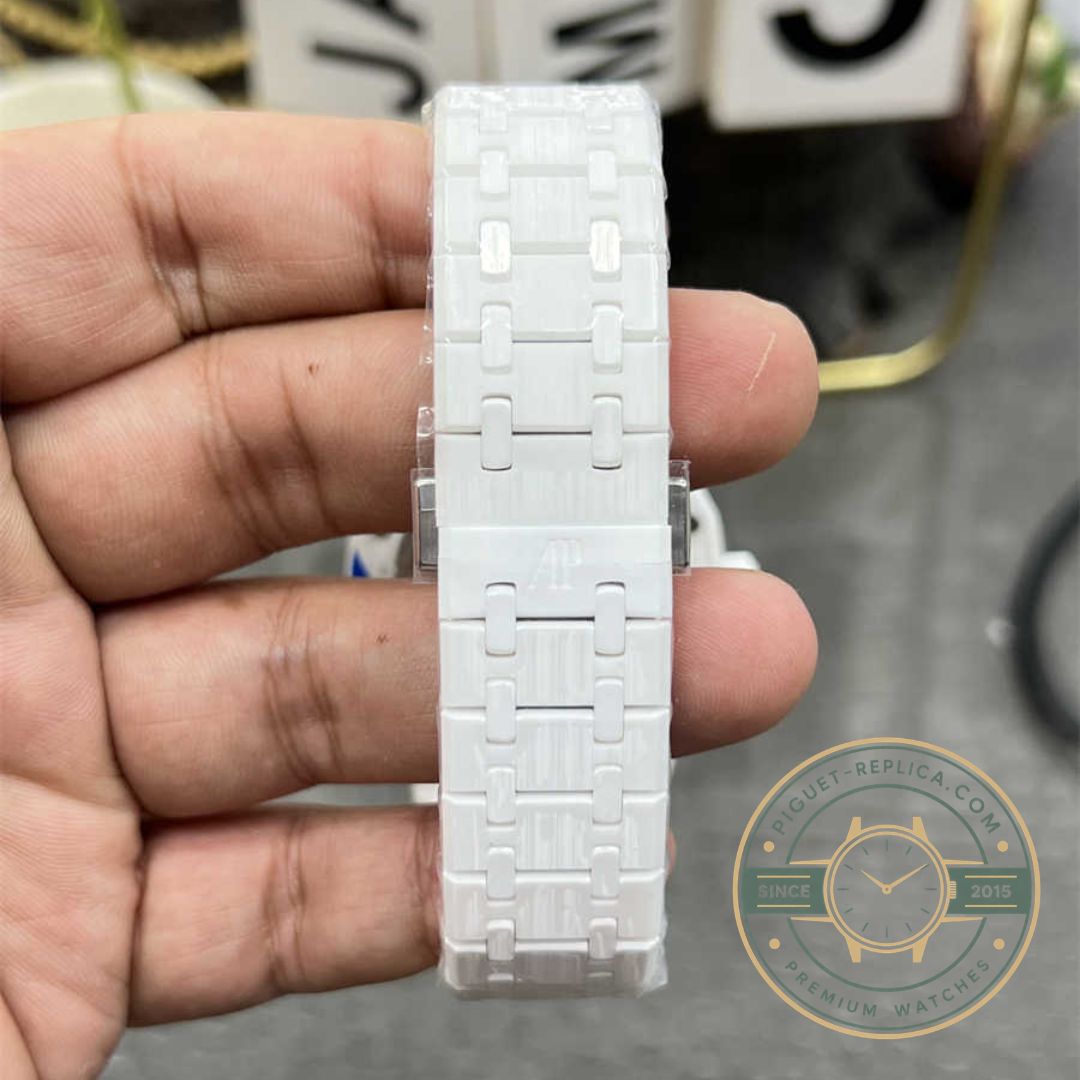 Replica Audemars Piguet Royal Oak 15500 41mm white ceramic watch