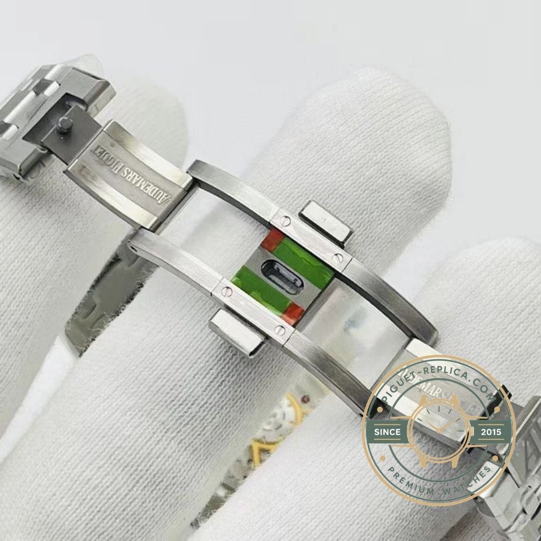 Audemars Piguet Royal Oak 15500ST steel bracelet replica watch with detailed finishing