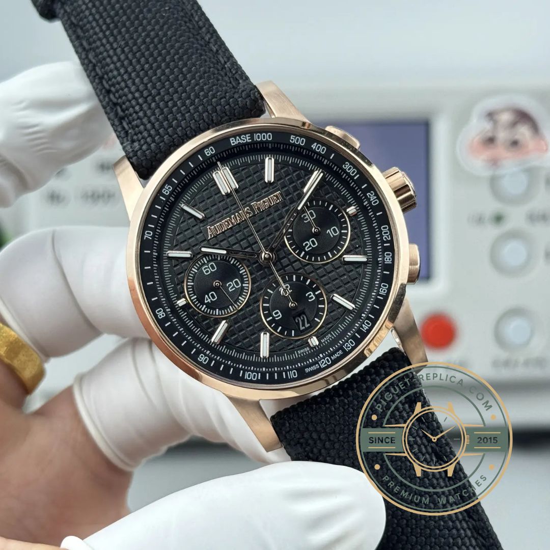 Replica AP Code 11.59 260483 black dial gold case watch close-up view