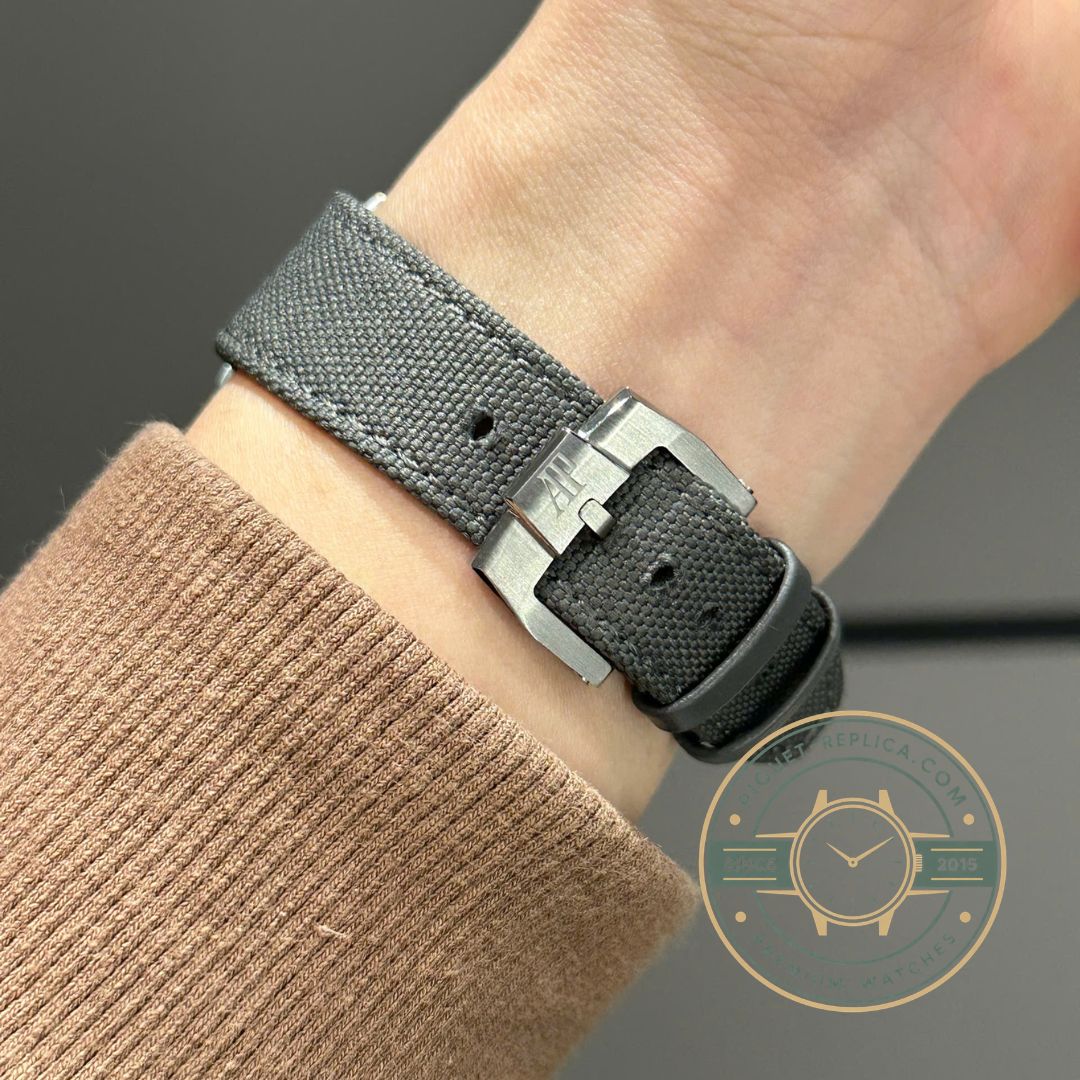 Replica AP watch with rose gold ceramic case and elegant Code 11.59 style