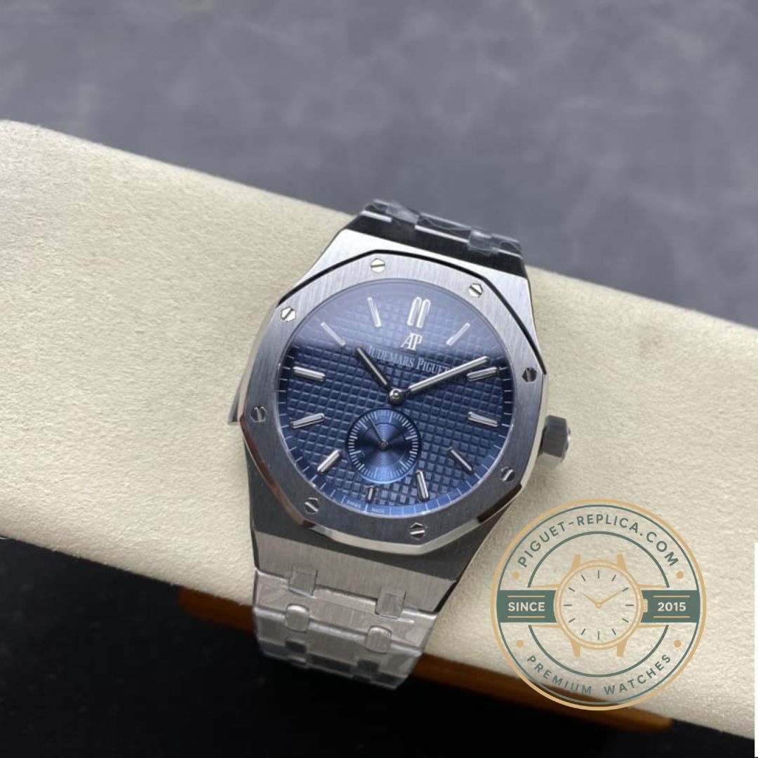 Replica Audemars Piguet Royal Oak style watch with lightweight titanium design