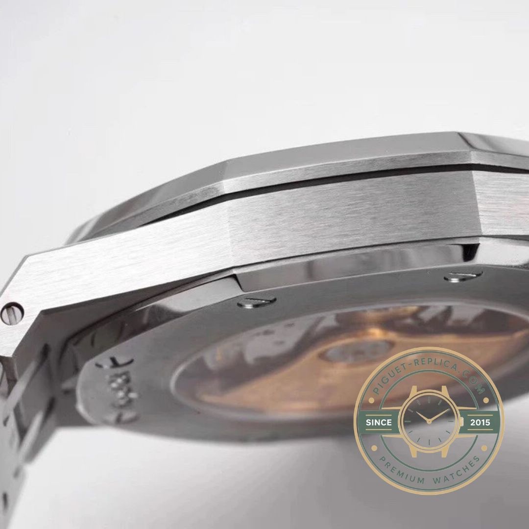 AP Royal Oak replica watch featuring rose gold case and blue dial design
