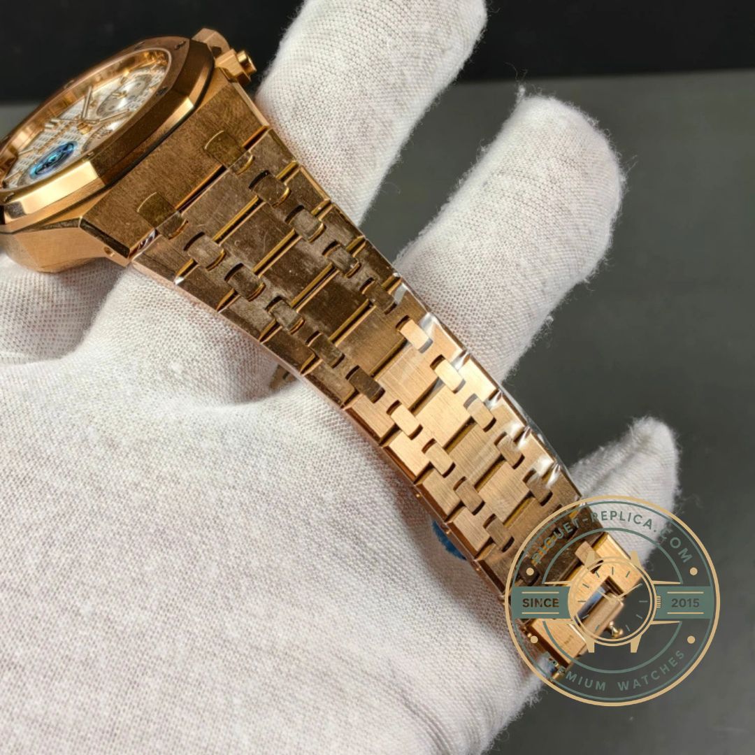 Audemars Piguet replica watch 26240OR with 18K rose gold case and integrated bracelet