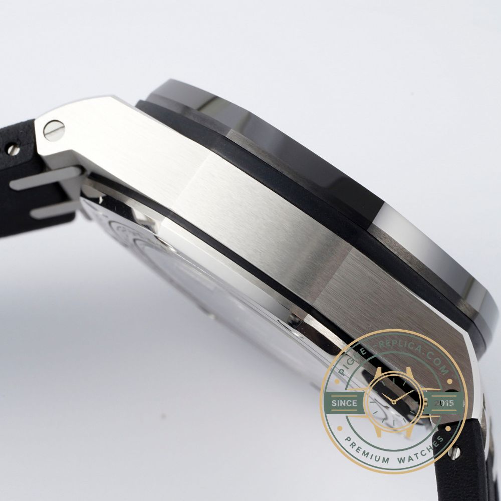 Replica Royal Oak Offshore 26400SO black dial with white subdials chronograph