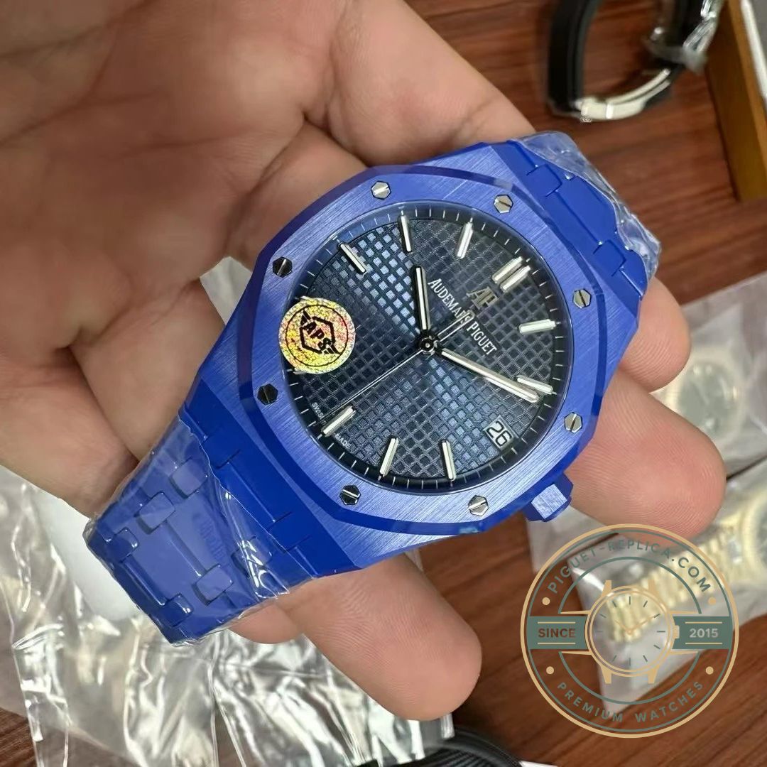 Audemars Piguet Royal Oak 15500 37mm replica with automatic movement