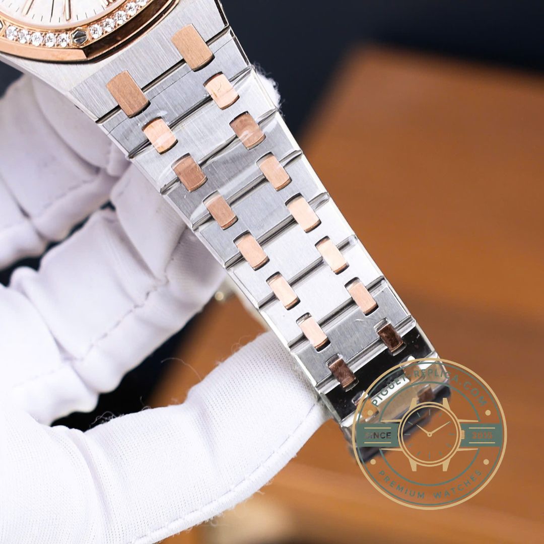 Audemars Piguet Royal Oak replica 67651SR front view with bust down AP watch diamond bezel design