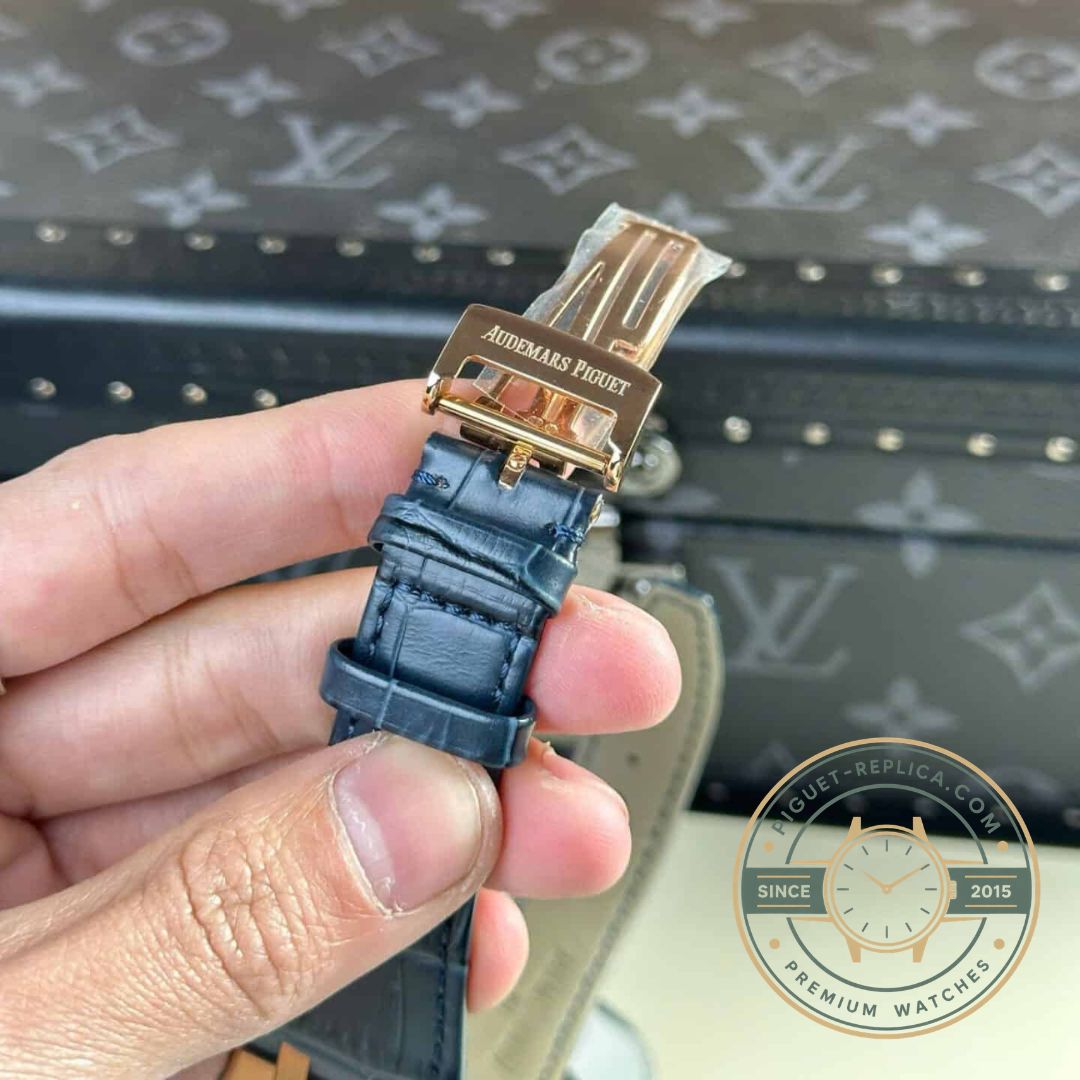 Audemars Piguet replica watch 15510OR with hand-stitched leather strap and pin buckle