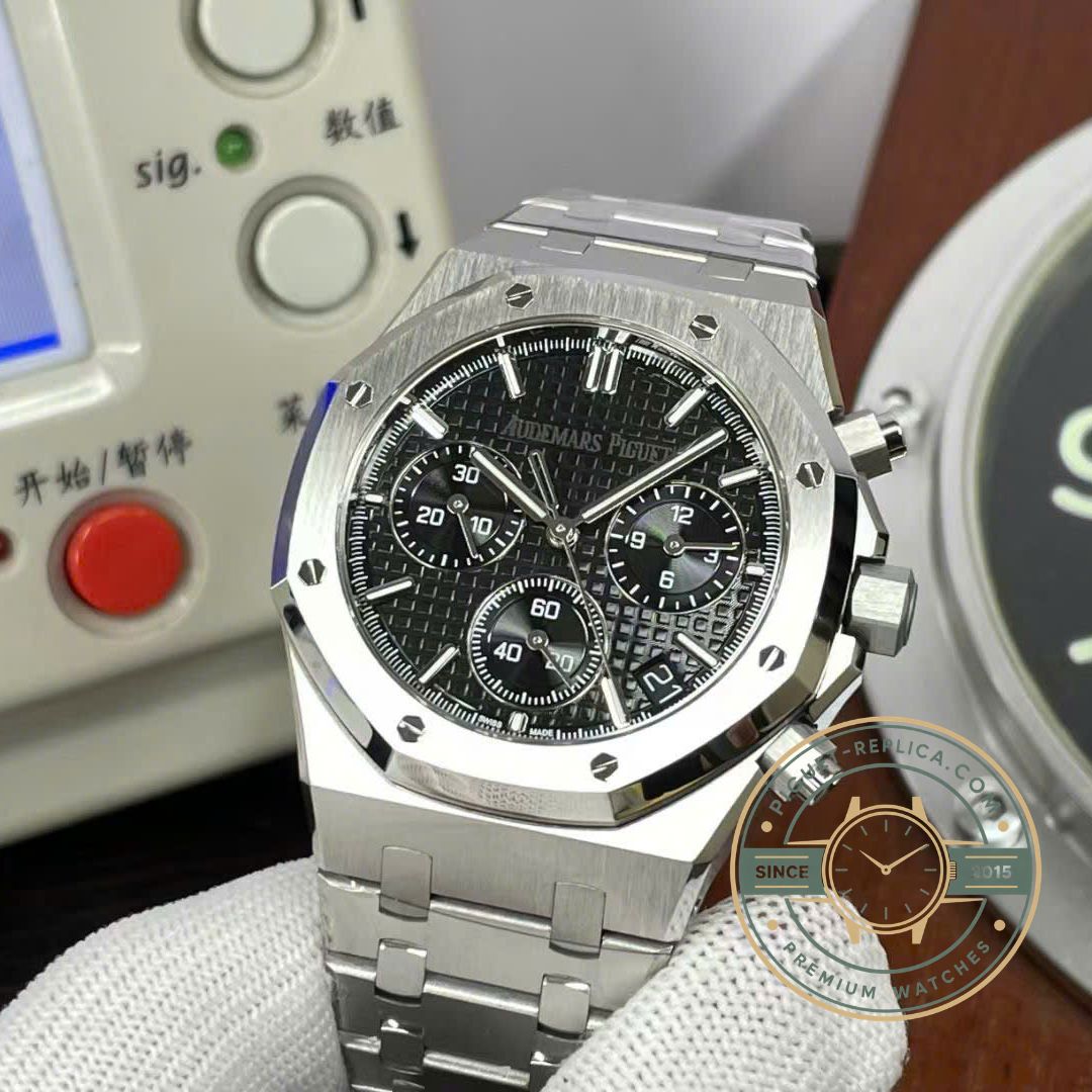 Audemars Piguet replica watch 26240ST with stainless steel case and integrated bracelet