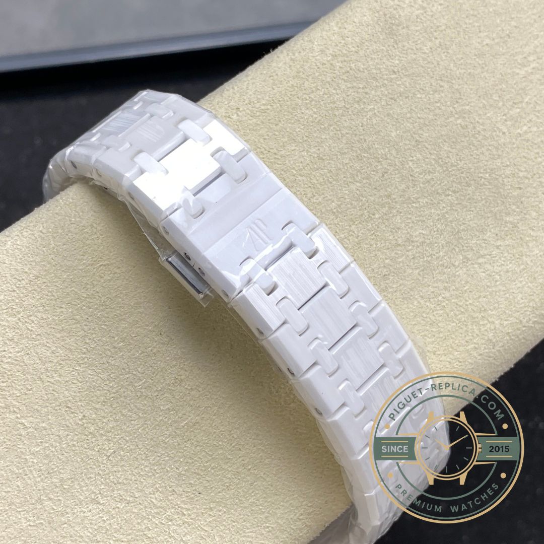 Replica Audemars Piguet Royal Oak 15500 41mm black ceramic watch