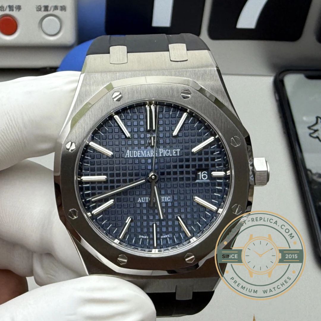 Audemars Piguet Royal Oak 15400ST Blue Dial with Rubber Strap Replica Watch
