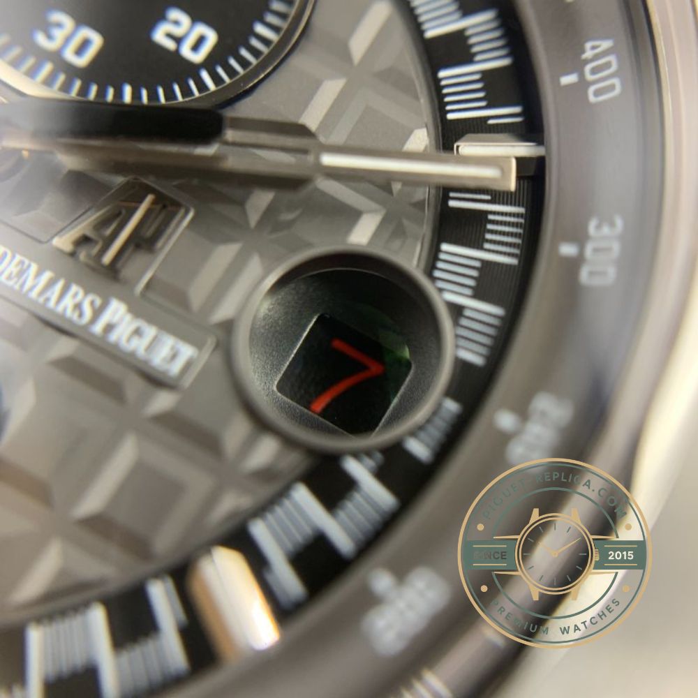 AP Royal Oak Offshore replica with an octagonal titanium bezel, exposed screws and black rubber strap