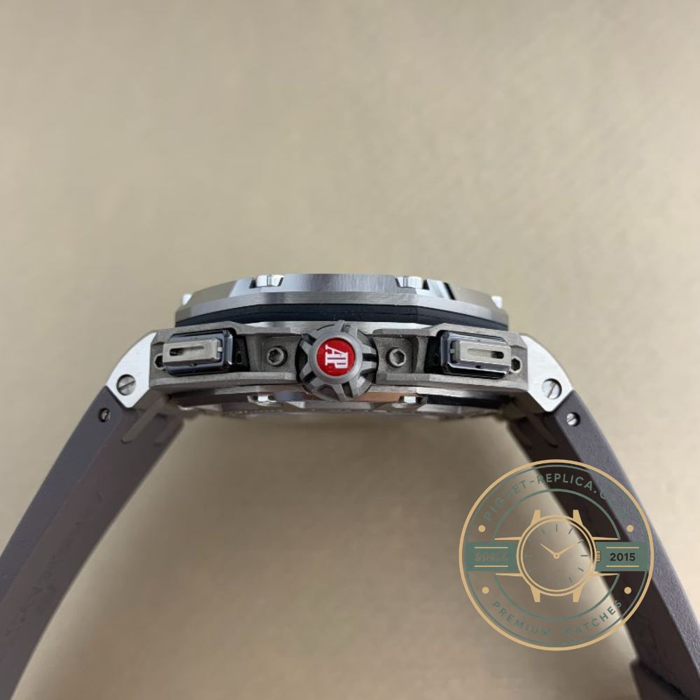 Audemars Piguet Offshore replica with a 44mm titanium case and grey-black dial