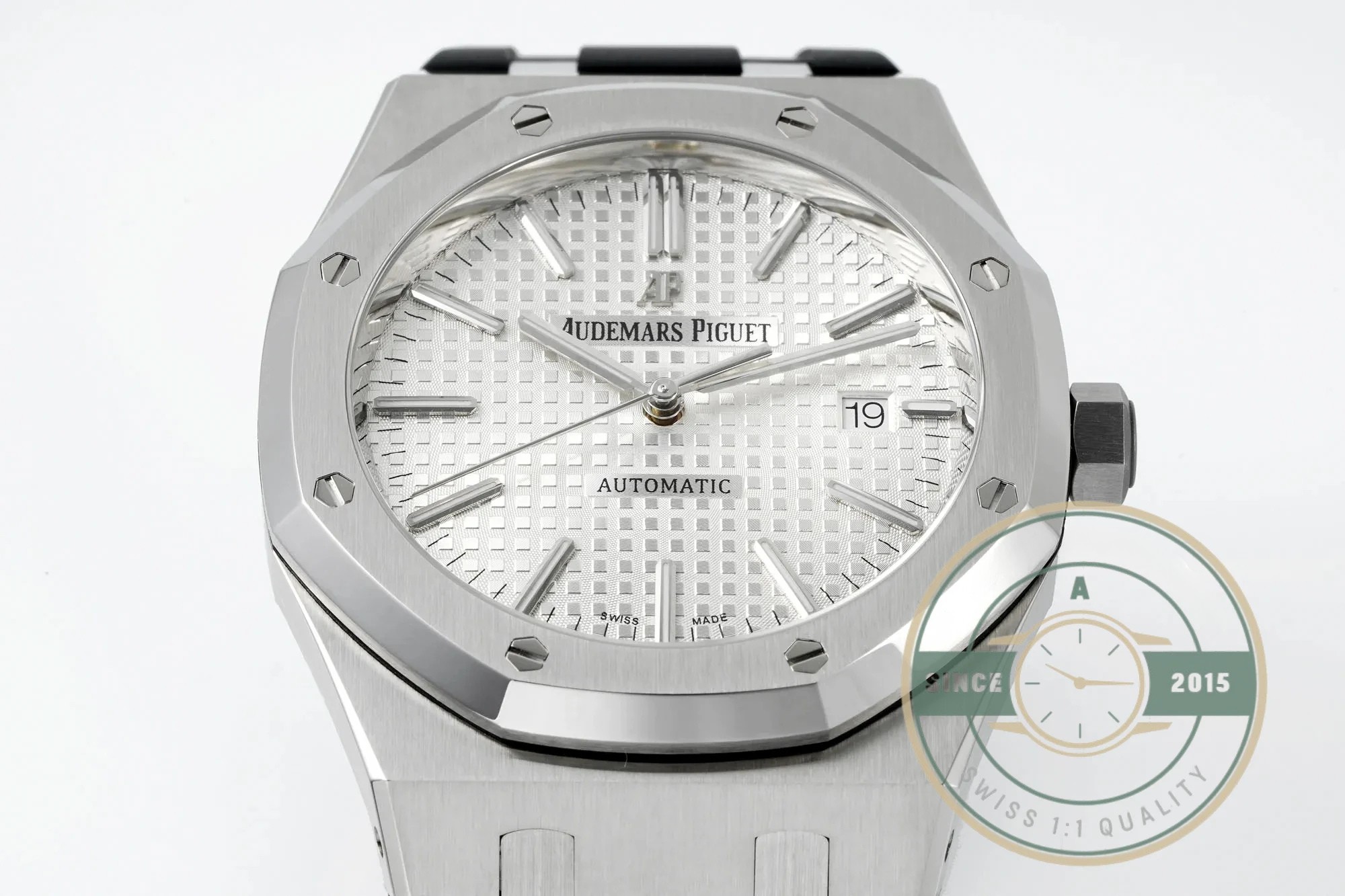 Royal Oak White Rubber 15400ST.OO.1220ST.02 high-grade replica watch side profile
