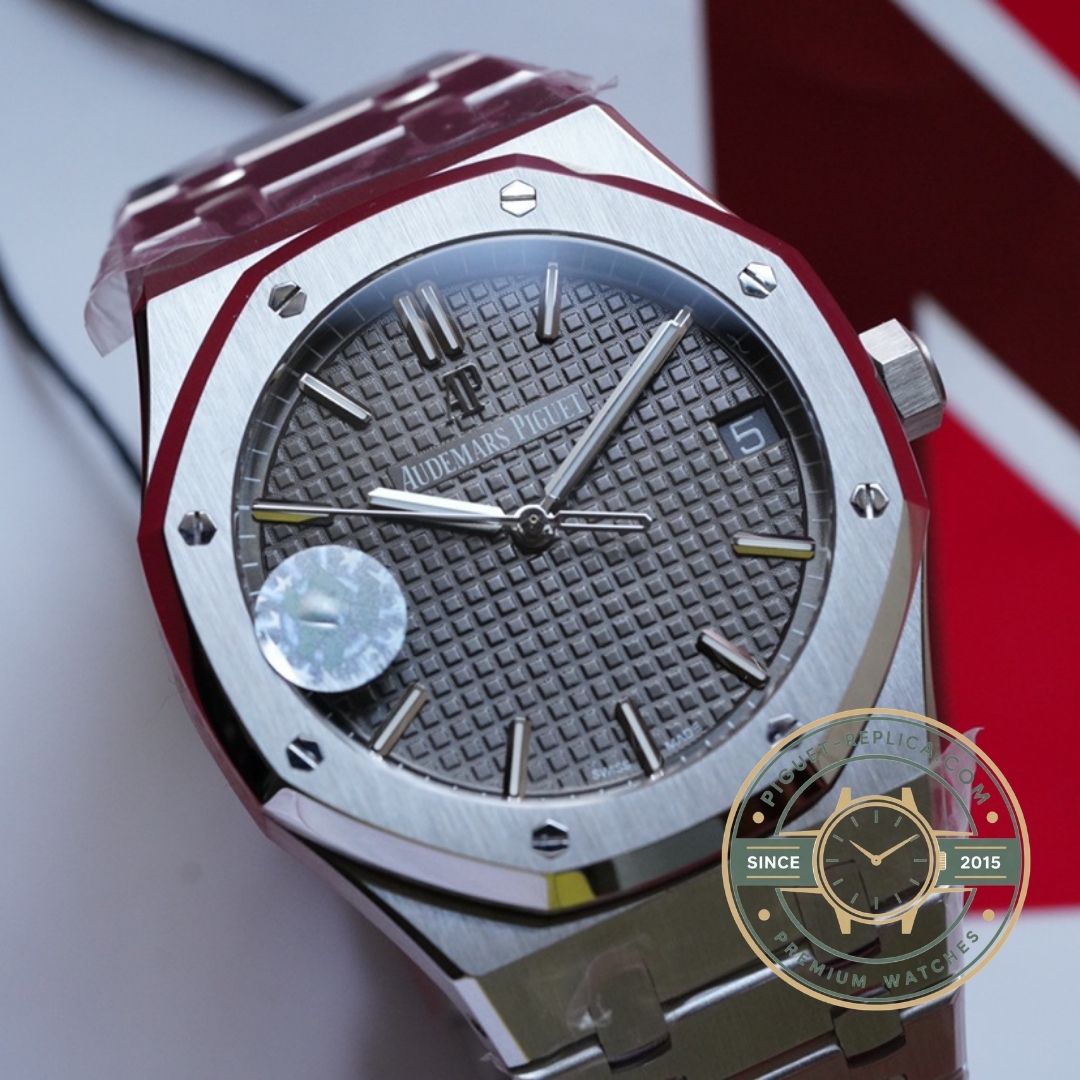AP Royal Oak 15500ST superclone with detailed bezel, screws and textured dial pattern
