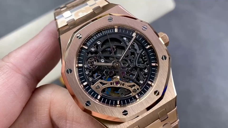 Quality-check video thumbnail of Audemars Piguet Royal Oak 15407OR Super Clone Rose Gold Skeleton