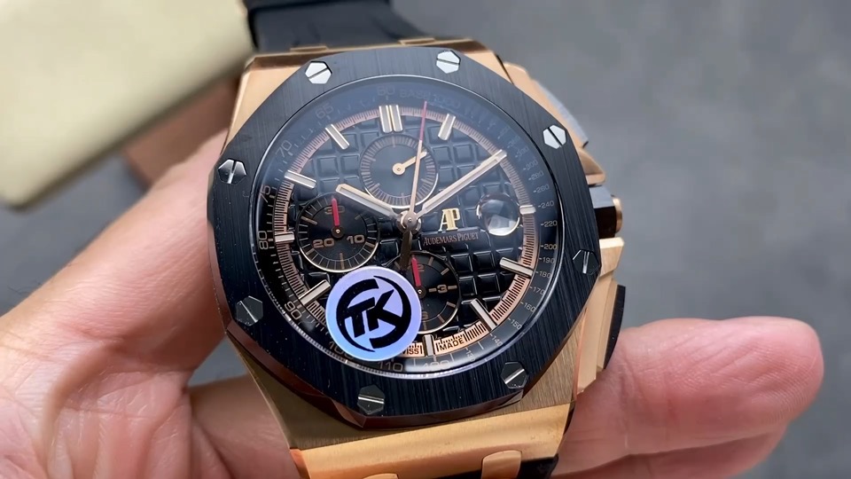 Quality-check video thumbnail of AP Royal Oak Offshore 26401RO 44mm Rose Gold Replica