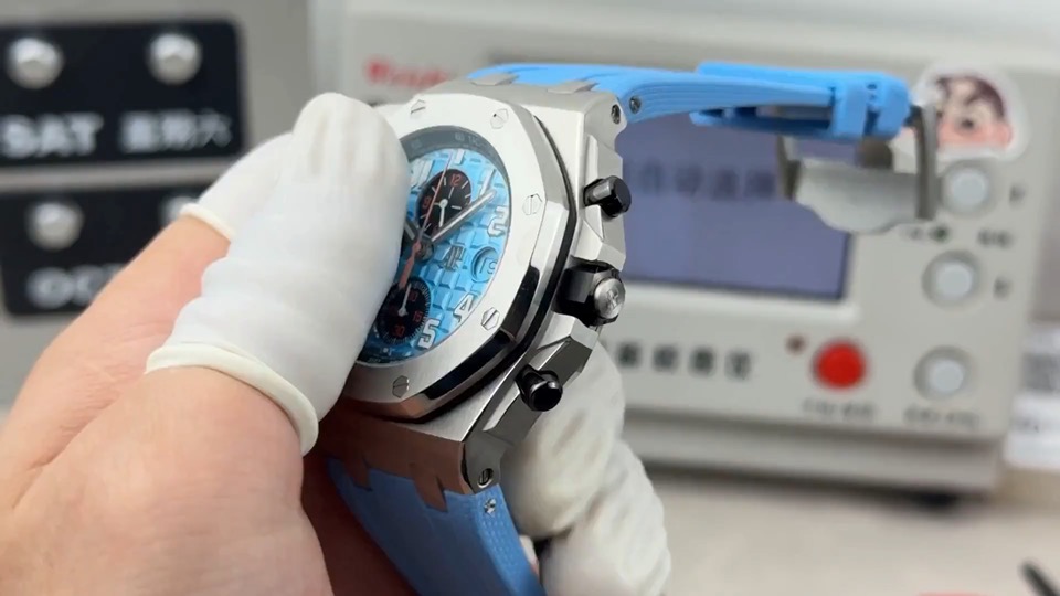 Quality-check video thumbnail of AP Royal Oak Offshore Replica 26238ST 42mm Sky Blue