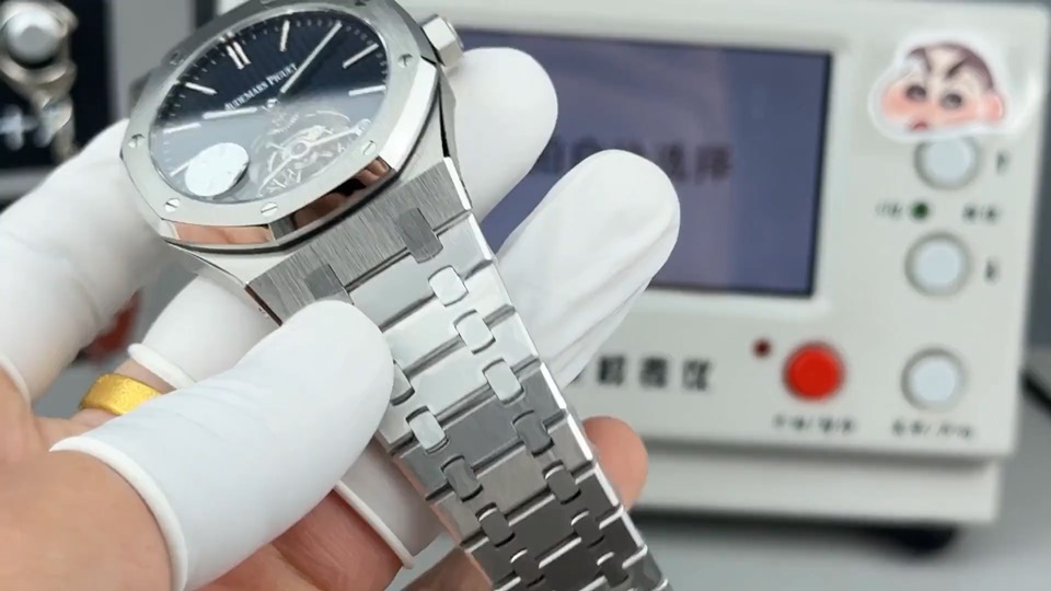 Quality-check video thumbnail of Audemars Piguet Royal Oak Tourbillon 26510ST Blue Dial Replica