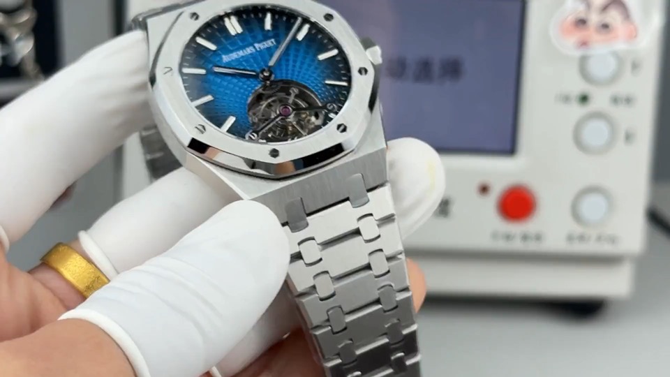 Quality-check video thumbnail of Audemars Piguet Royal Oak Tourbillon 26522TI 41mm Replica