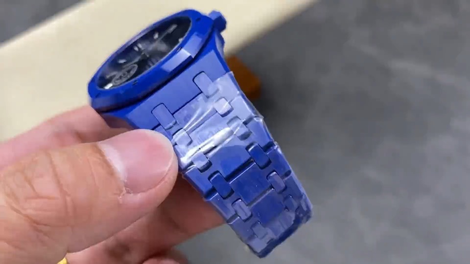 Quality-check video thumbnail of Audemars Piguet Royal Oak 15500 Super Clone Black Ceramic