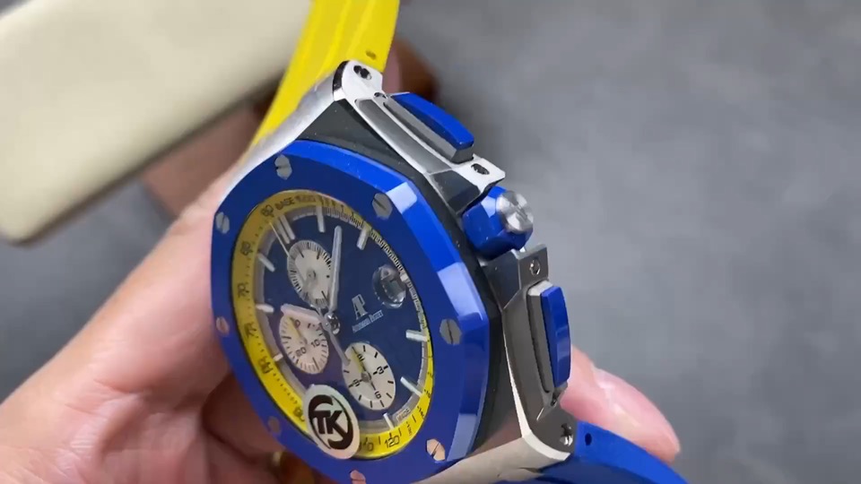 Quality-check video thumbnail of Replica Audemars Piguet 26400SO.OO