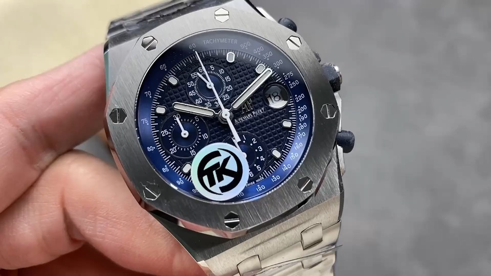 Quality-check video thumbnail of Replica Audemars Piguet 26238ST.OO.2000ST