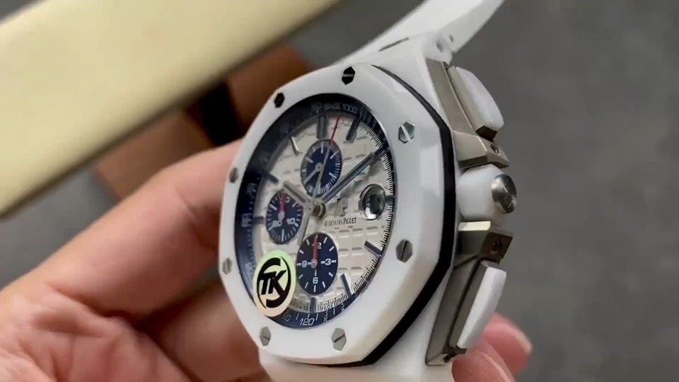 Quality-check video thumbnail of Replica Audemars Piguet 26402CB.OO.A010CA